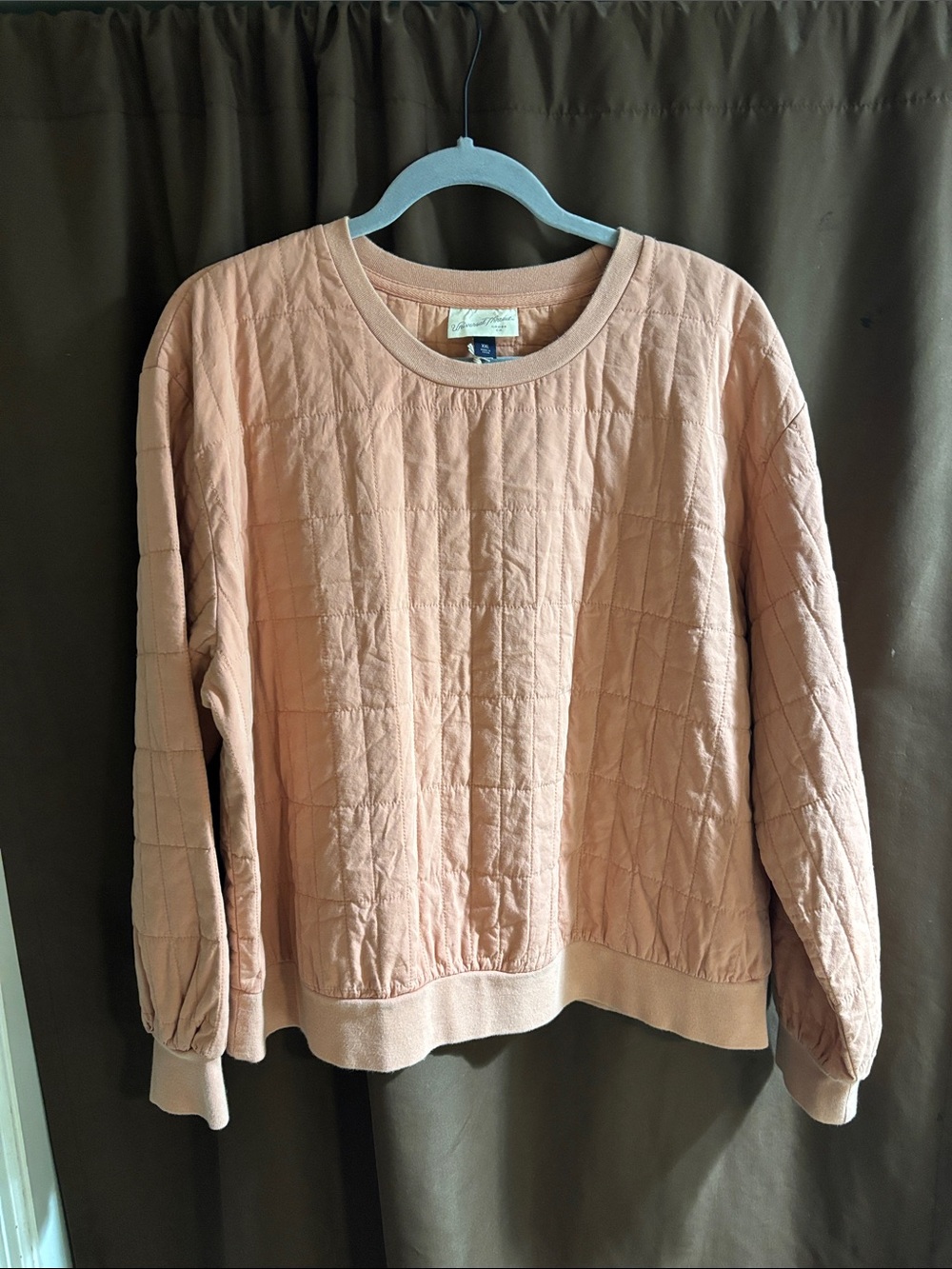 Universal Thread Quilted Crewneck Sweater in Dusty Peach